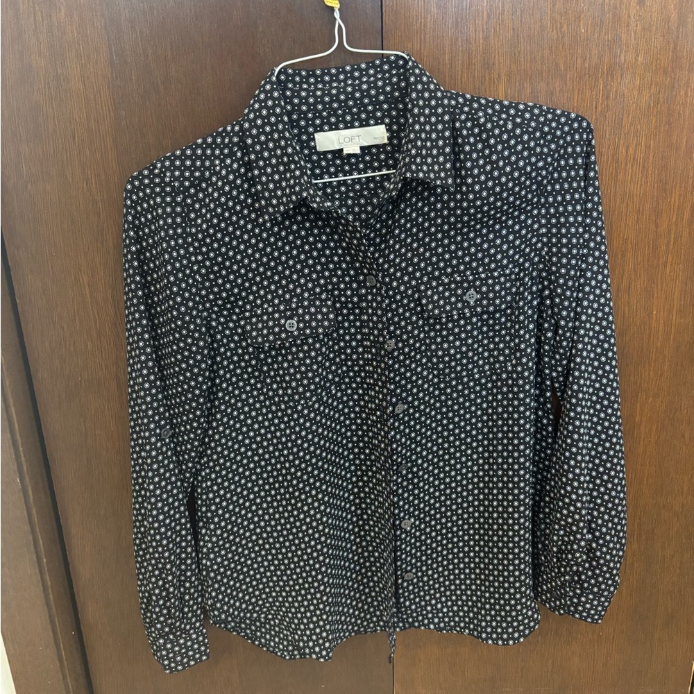 LOFT Black and White Women’s Button Down Blouse